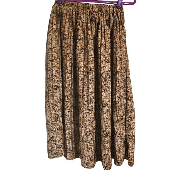 SINCERLY JULES Cheetah print pleated accordian style midi skirt. Size small - Picture 1 of 9